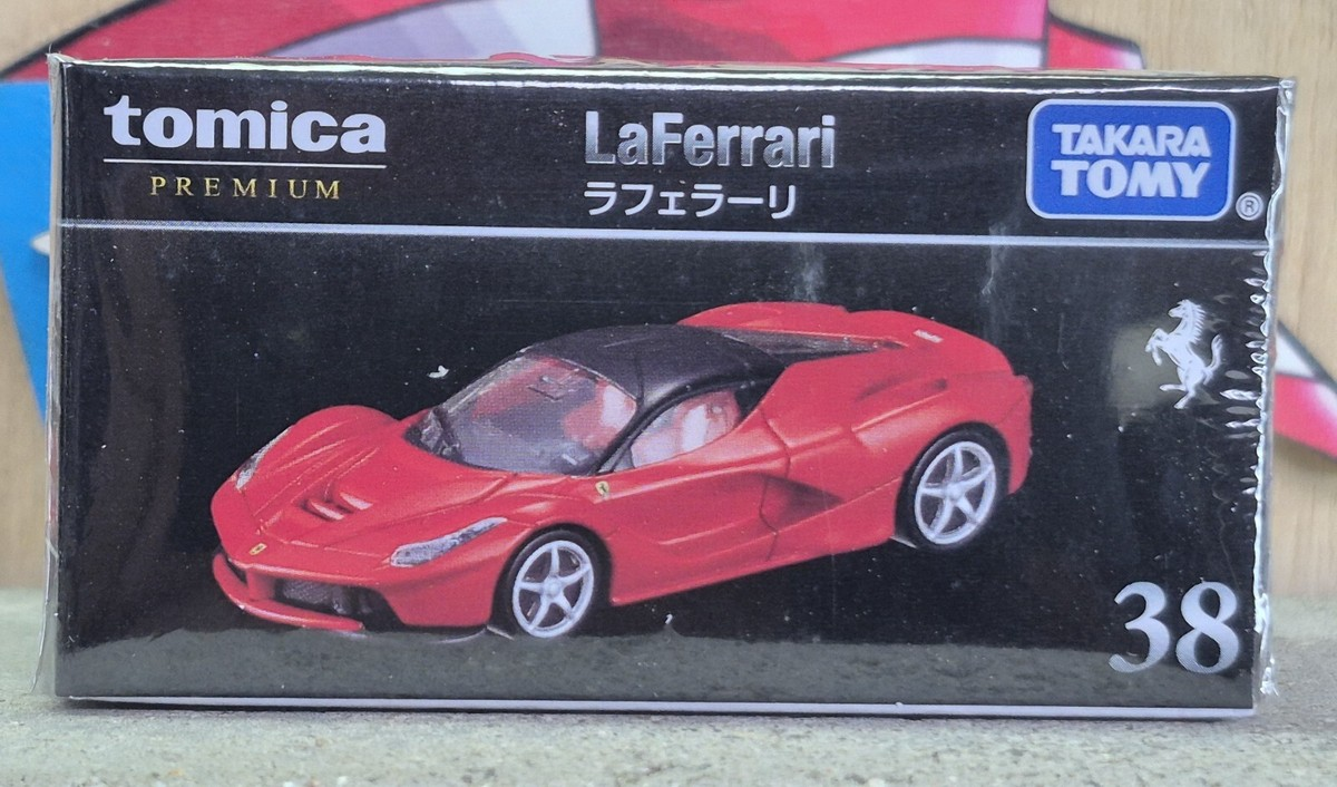 Tomica #38 - Ferrari LaFerrari