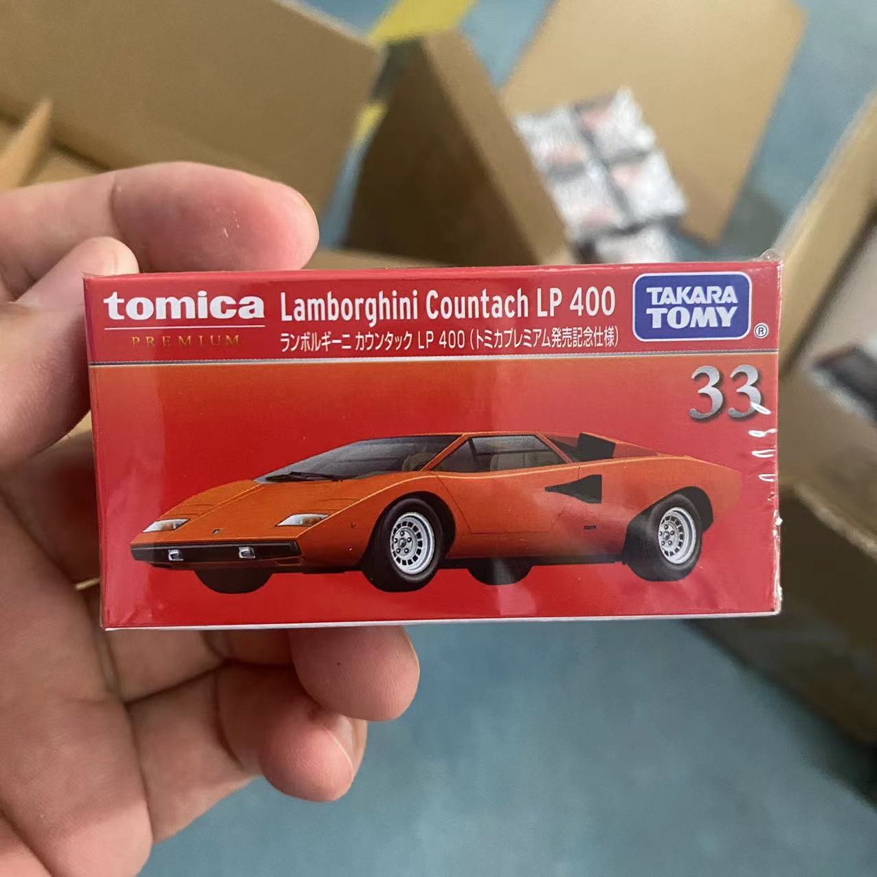 Tomica #33 - Lamborghini Countach LP400