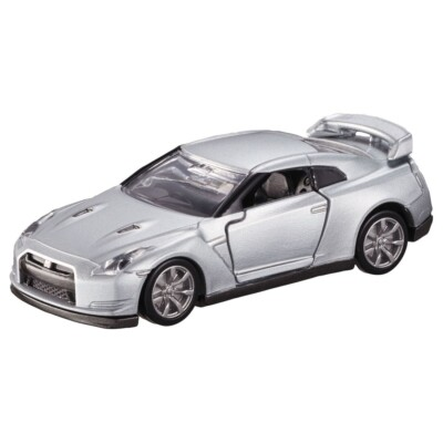 #17 - Nissan GT-R