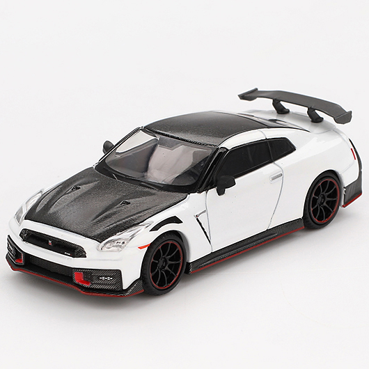 Mini GT #1045 - Nissan GTR Nismo (R35)